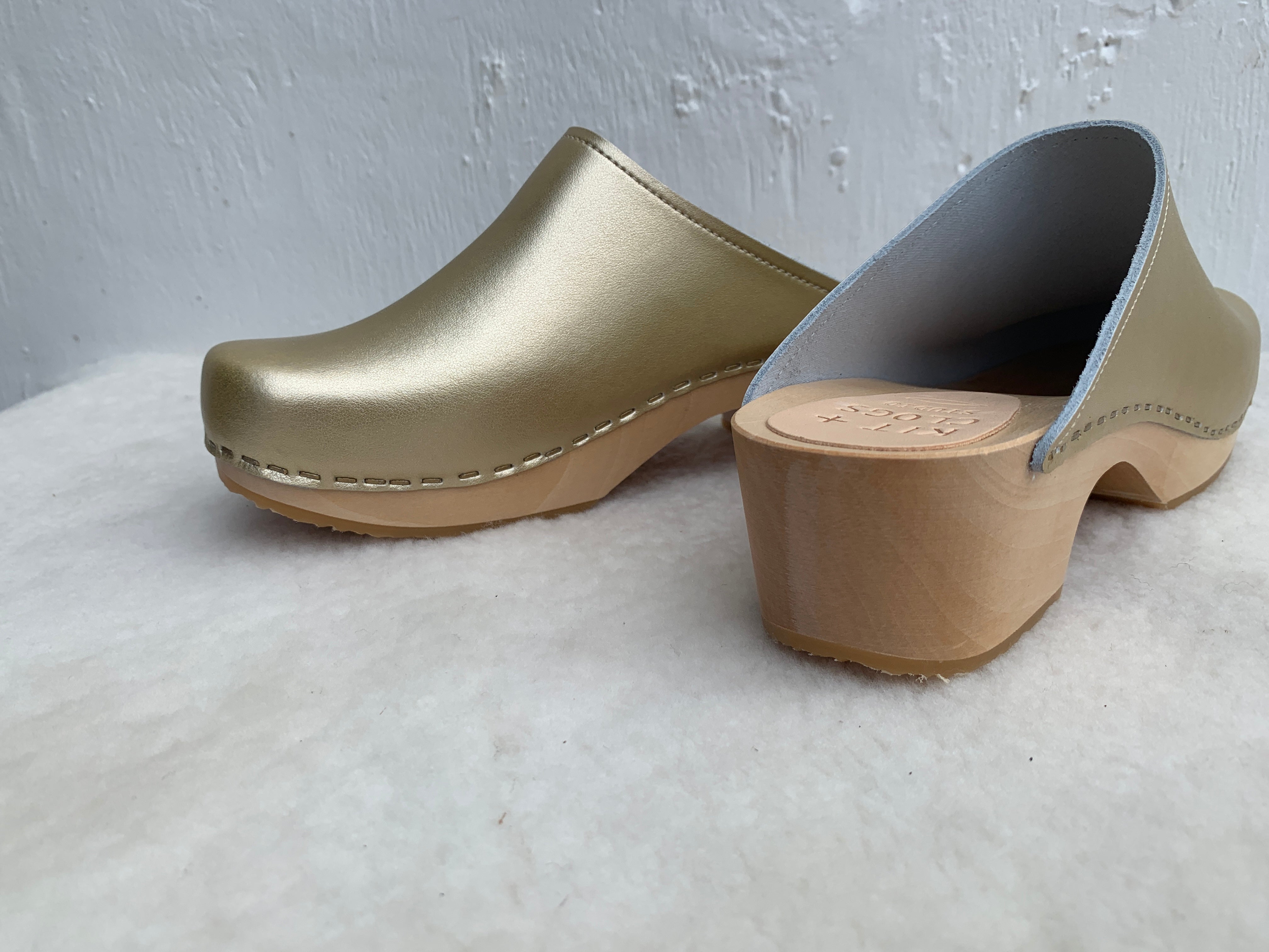 READY TO WEAR – KIT + CLOGS STUDIO