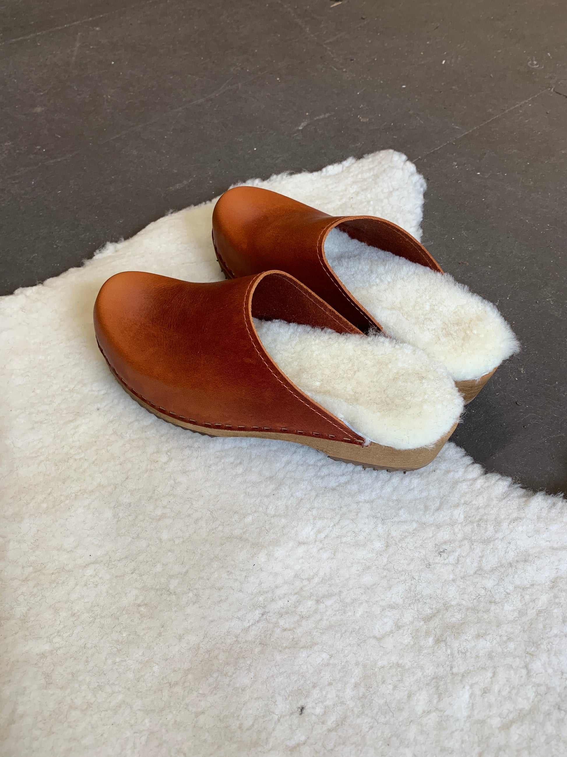 sheepskin clog liners natural and black