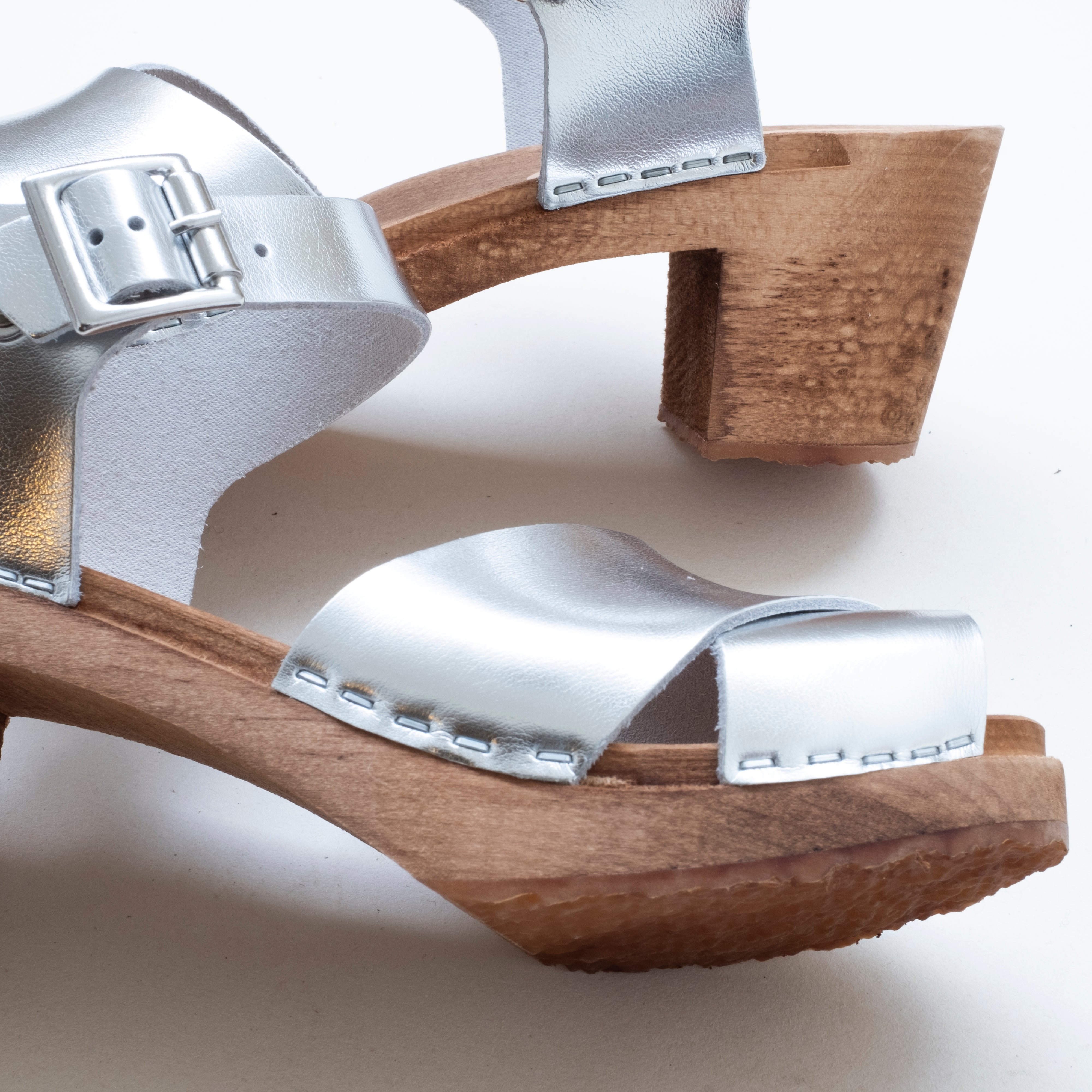 Silver clogs womens online