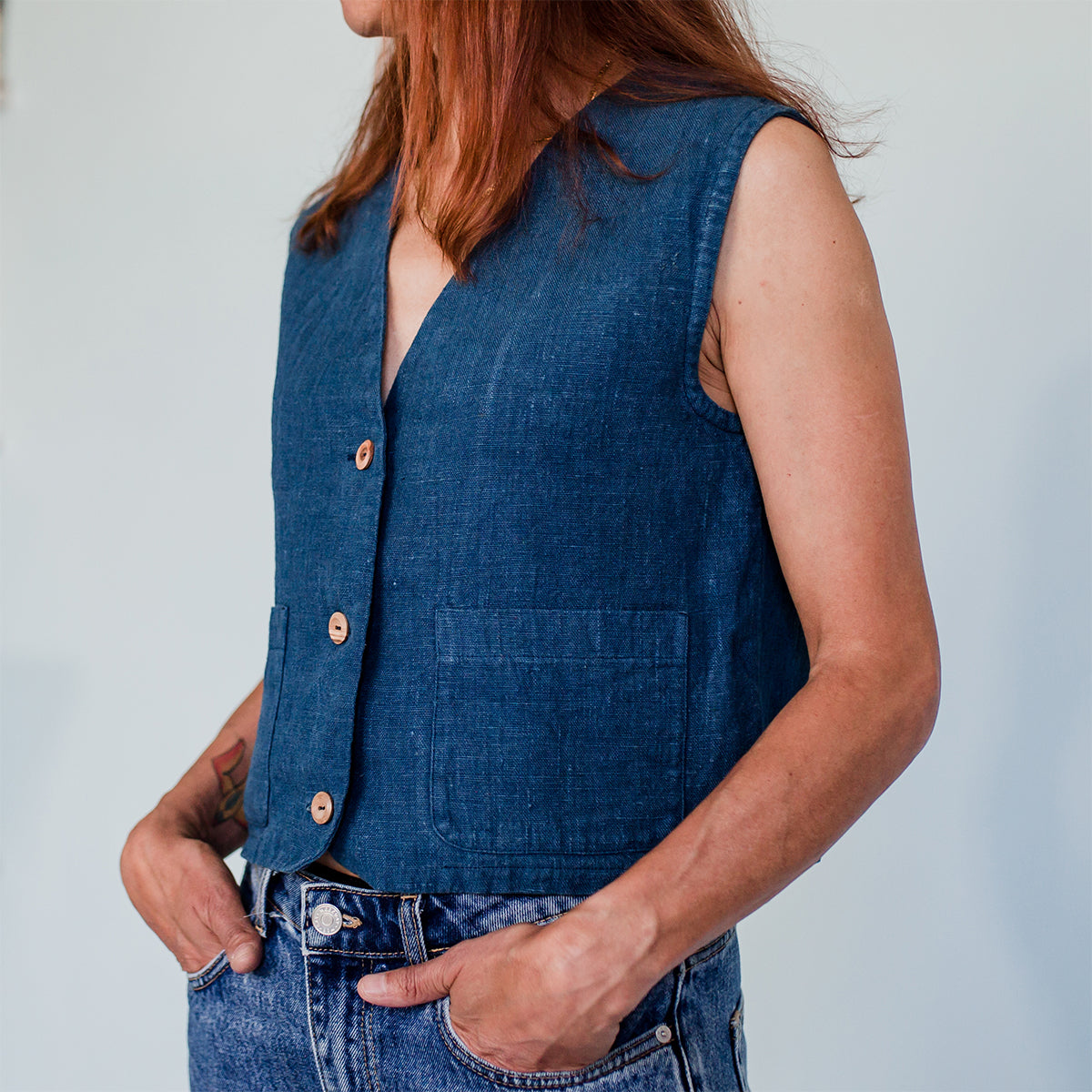 Indigo dyed KIT vest linen