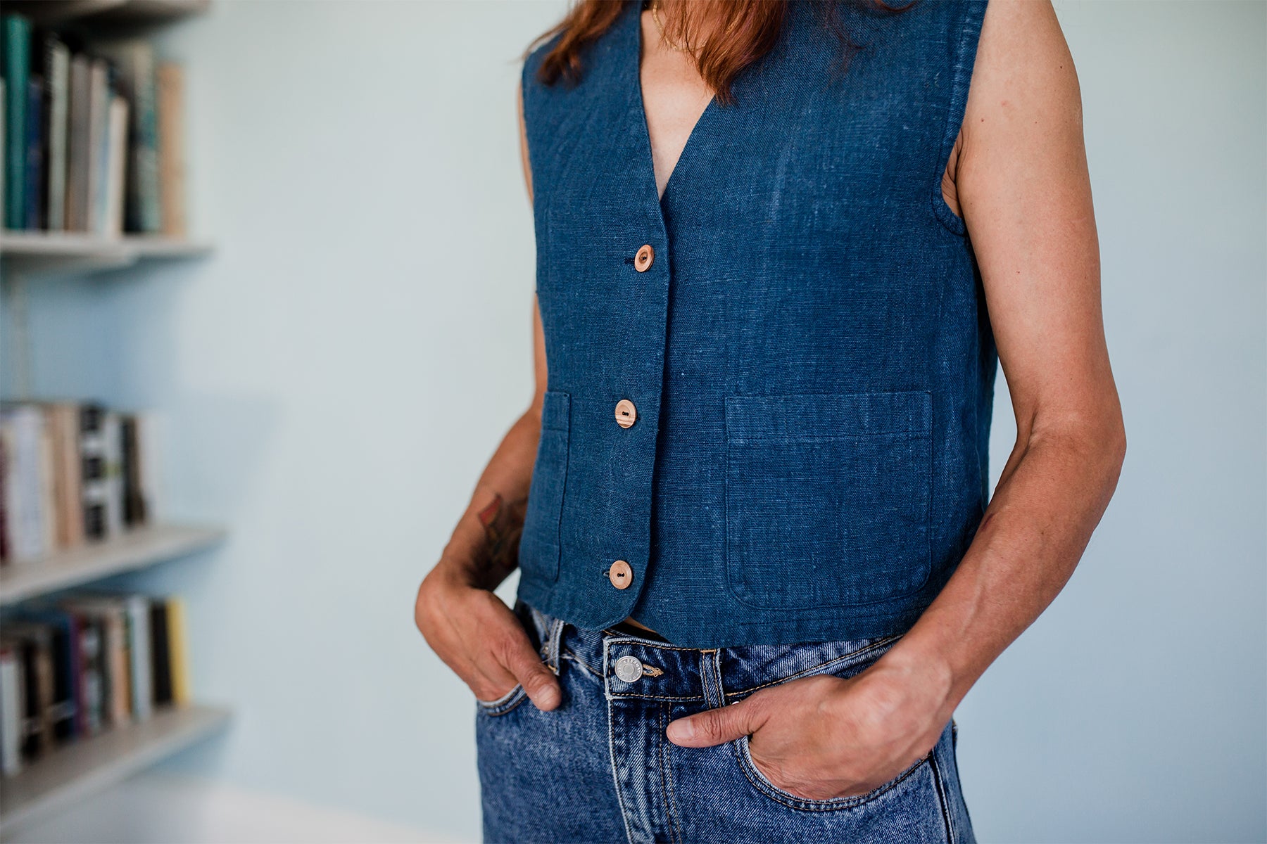 Indigo dyed KIT vest linen